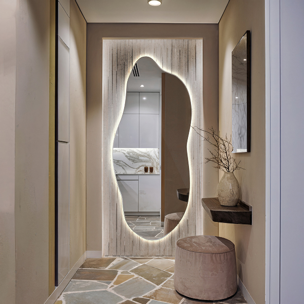 Nepravidelné zrcadlo s led osvětlením 40x90 cm