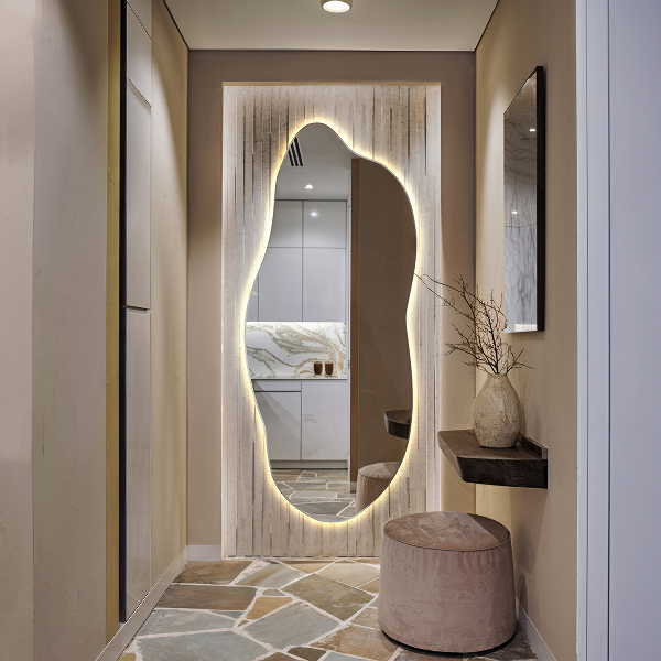 Nepravidelné zrcadlo s led osvětlením 40x90 cm