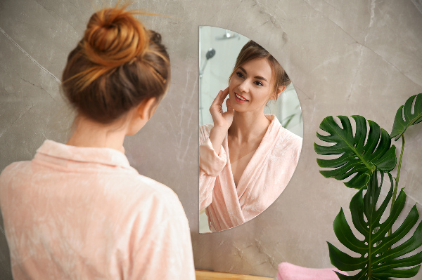 Půlkruhové zrcadlo na zeď bez rámu 45x90 cm