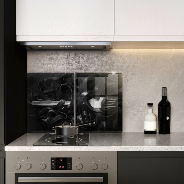 Skleněná deska za sporák Černé těstoviny tagliatelle