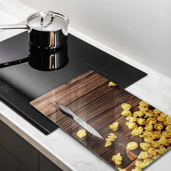 Kryt na varnou desku Těstoviny na stole