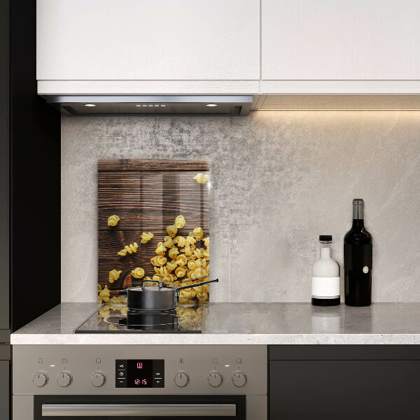 Kryt na varnou desku Těstoviny na stole