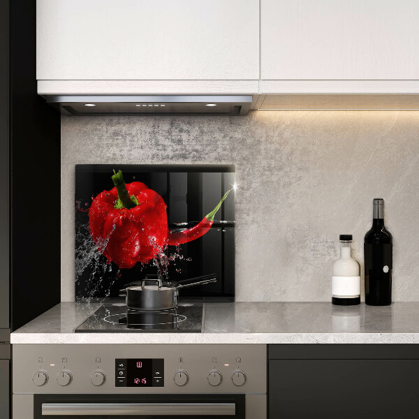 Sklo za varnou desku Červené papriky ve vodě