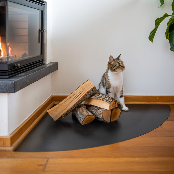 Podložka pod kamna z černého plechu 100x100 cm