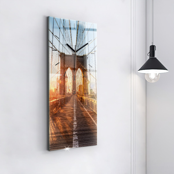 Vertikální skleněné hodiny Brooklynský most v New Yorku