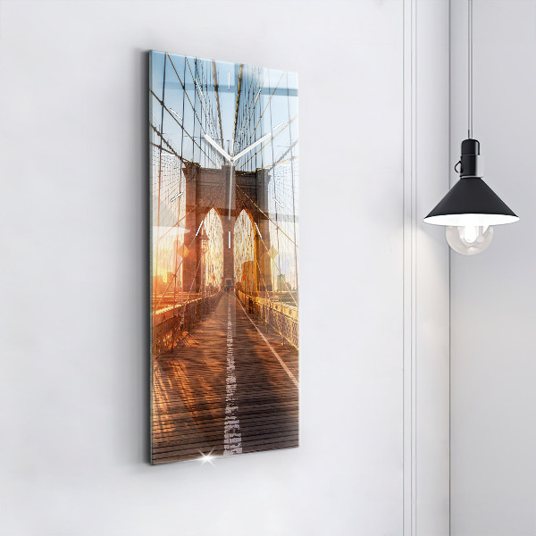 Vertikální skleněné hodiny Brooklynský most v New Yorku