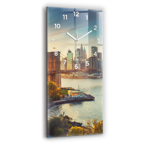 Vertikální skleněné hodiny Newyorský Manhattan