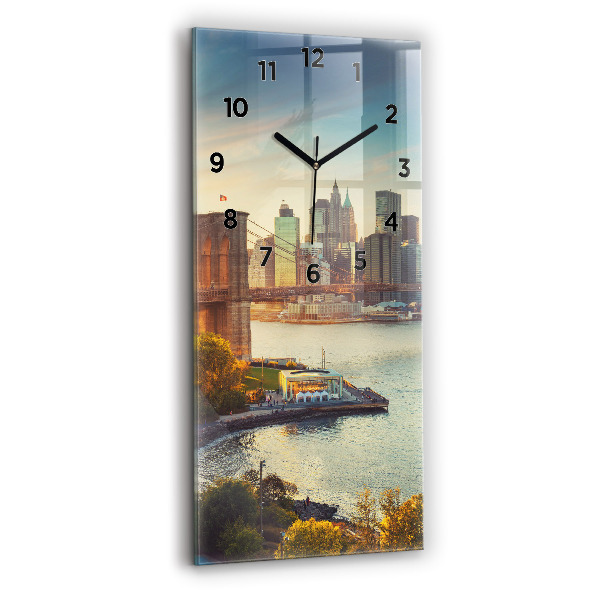 Vertikální skleněné hodiny Newyorský Manhattan