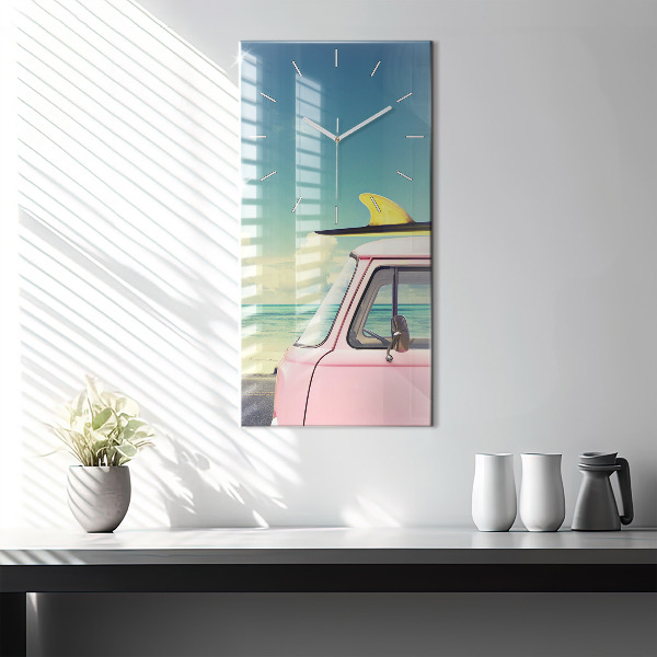 Vertikální skleněné hodiny Auto se surfovacím prknem