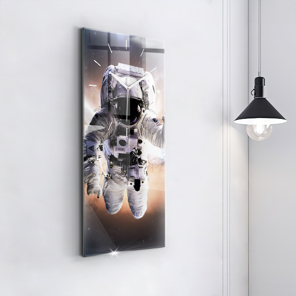 Vertikální skleněné hodiny Astronaut ve vesmíru