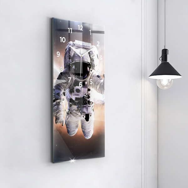 Vertikální skleněné hodiny Astronaut ve vesmíru