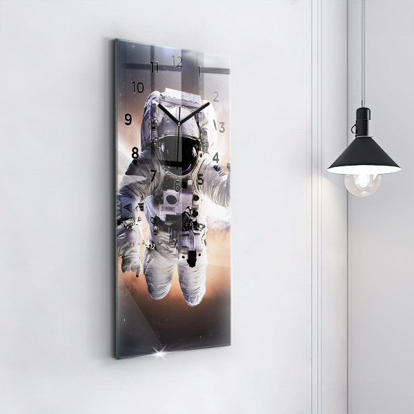 Vertikální skleněné hodiny Astronaut ve vesmíru