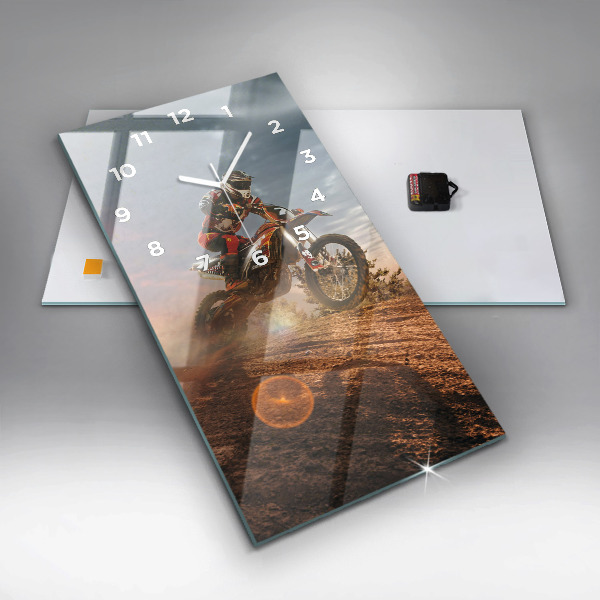 Vertikální nástěnné hodiny Muž na motorce