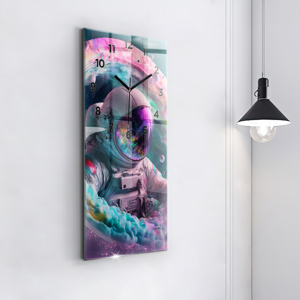 Vertikální skleněné hodiny Kosmonaut a barevné mraky