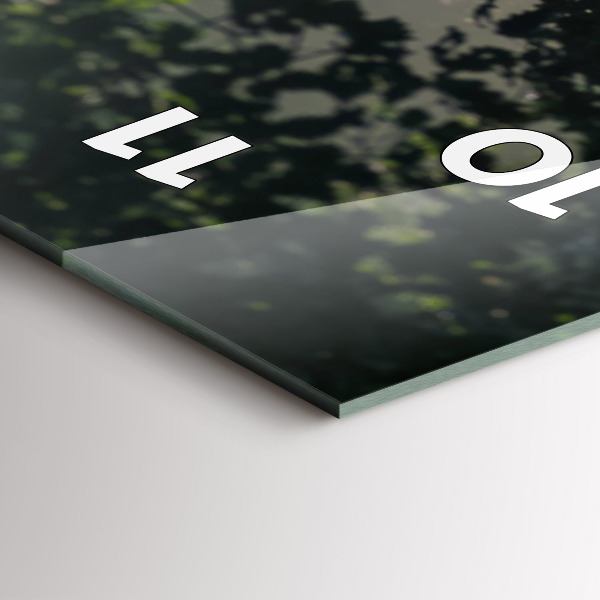 Vertikální nástěnné hodiny Lesní cesta a pruhy slunce