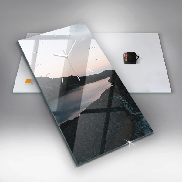 Vertikální nástěnné hodiny Jezero a hory