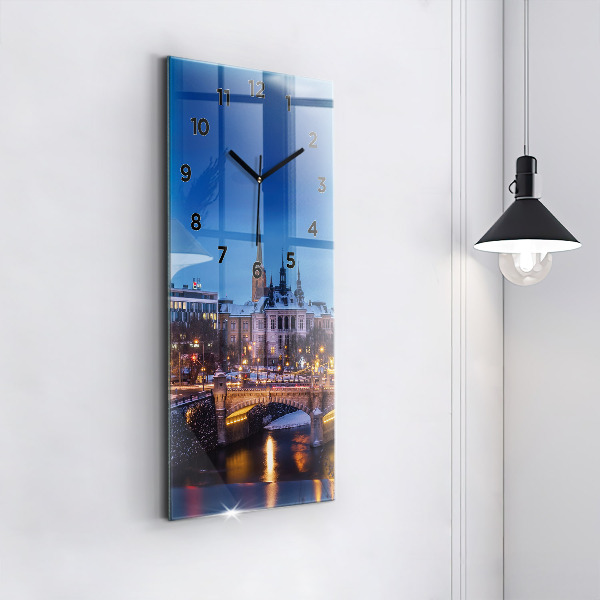 Vertikální skleněné hodiny Panorama města Plzně