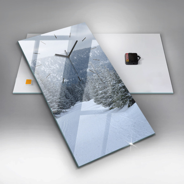 Vertikální skleněné hodiny České Krkonoše v zimě