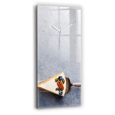 Vertikální nástěnné hodiny Kousek dortu