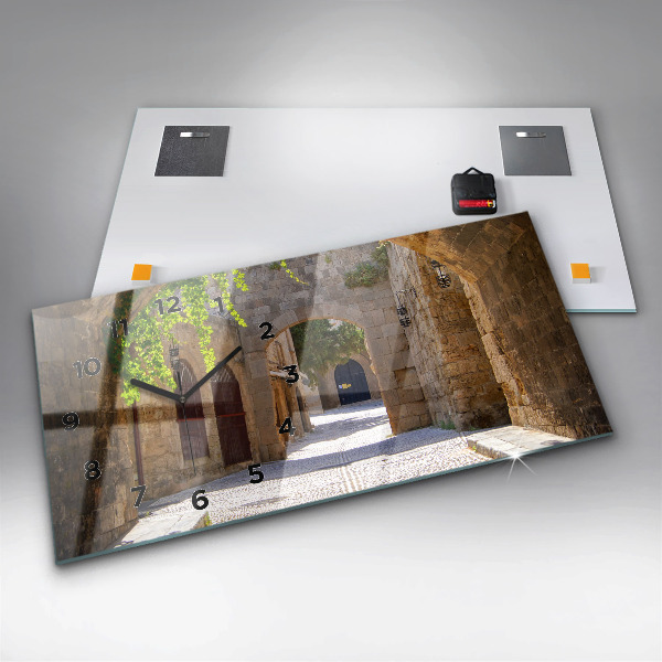 Horizontální hodiny na skle Malebná ulice na Rhodosu