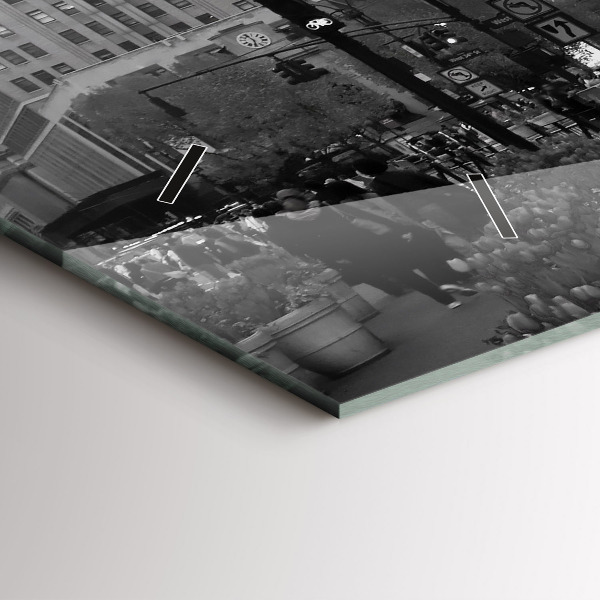 Horizontální hodiny na skle Manhattan a taxíky