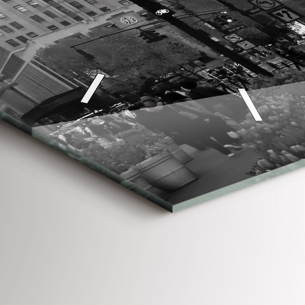 Horizontální hodiny na skle Manhattan a taxíky