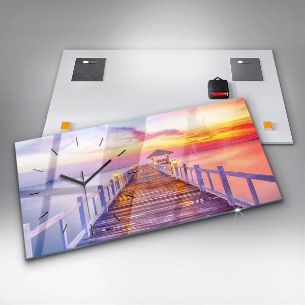 Horizontální hodiny na skle Most v přístavu večer