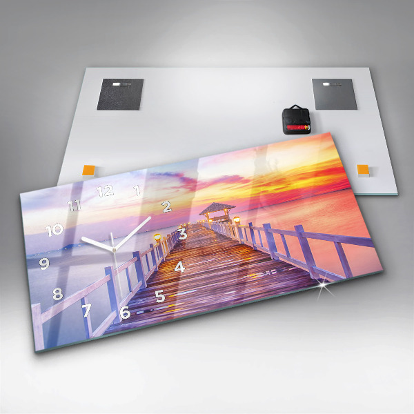 Horizontální hodiny na skle Most v přístavu večer