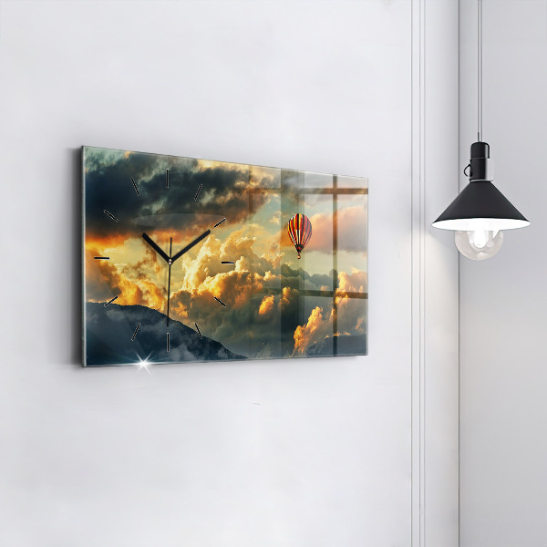 Horizontální hodiny na skle Let balonu v oblacích