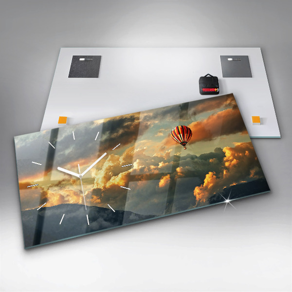 Horizontální hodiny na skle Let balonu v oblacích