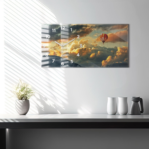 Horizontální hodiny na skle Let balonu v oblacích