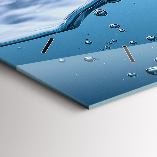 Horizontální skleněné hodiny na stěnu Záběr vody zblízka