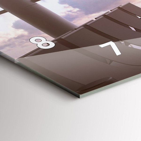 Horizontální hodiny na skle Muž na letišti