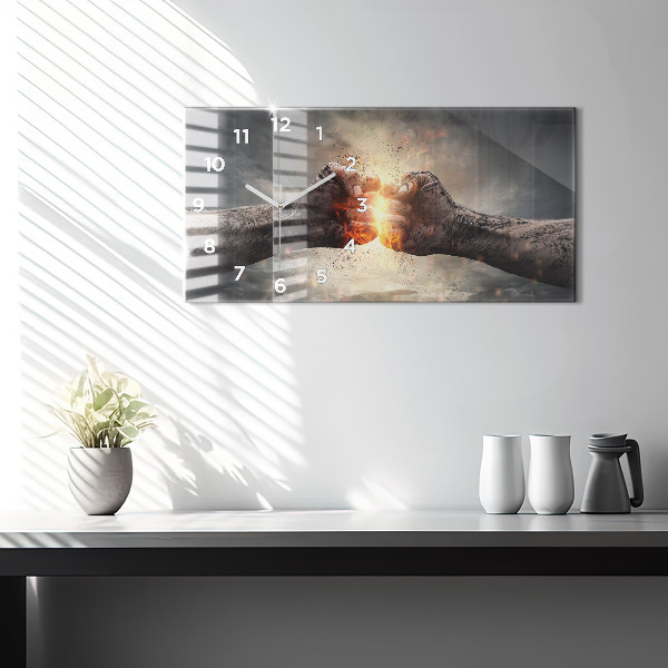 Horizontální hodiny na skle Síla pěstí