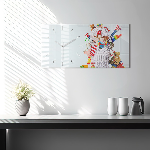 Horizontální skleněné hodiny na stěnu Proutěný koš s hračkami