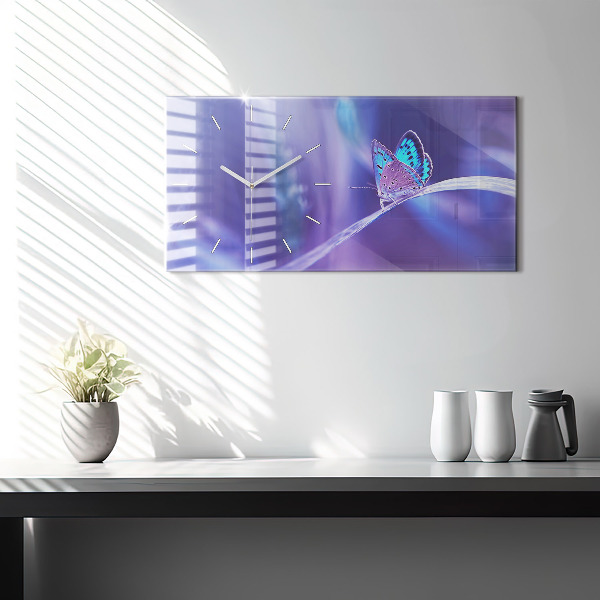 Horizontální skleněné hodiny na stěnu Motýl na trávě