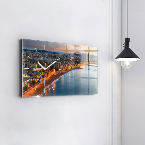 Horizontální hodiny na skle Pláž v Barceloně