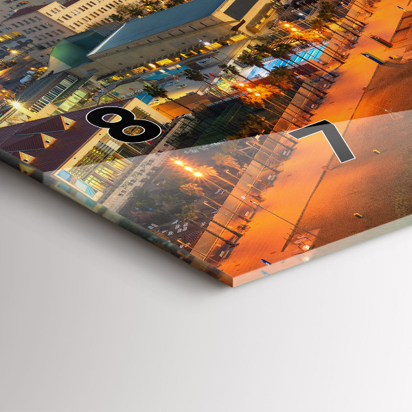 Horizontální hodiny na skle Pláž v Barceloně