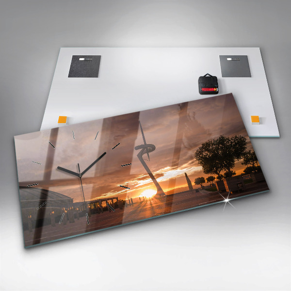 Horizontální skleněné hodiny na stěnu Olympijský park v Barceloně