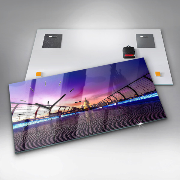 Horizontální skleněné hodiny na stěnu Katedrála svatého Pavla