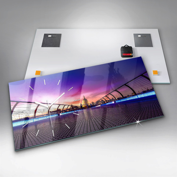 Horizontální skleněné hodiny na stěnu Katedrála svatého Pavla