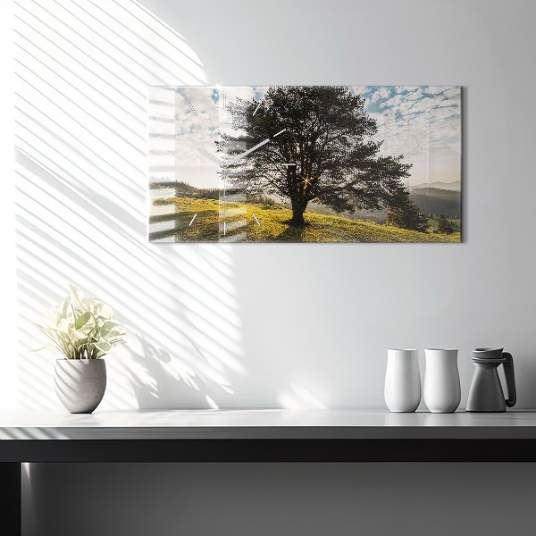 Horizontální skleněné hodiny na stěnu Strom na kopci
