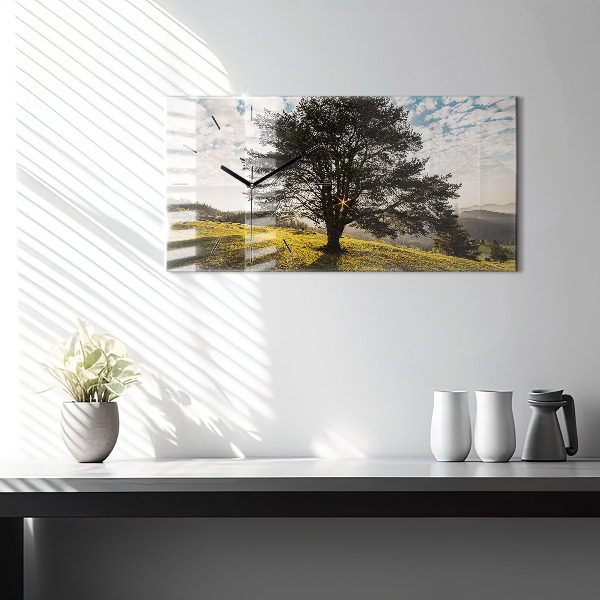 Horizontální skleněné hodiny na stěnu Strom na kopci