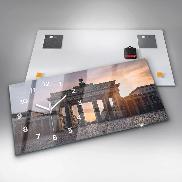 Horizontální hodiny na skle Braniborská brána