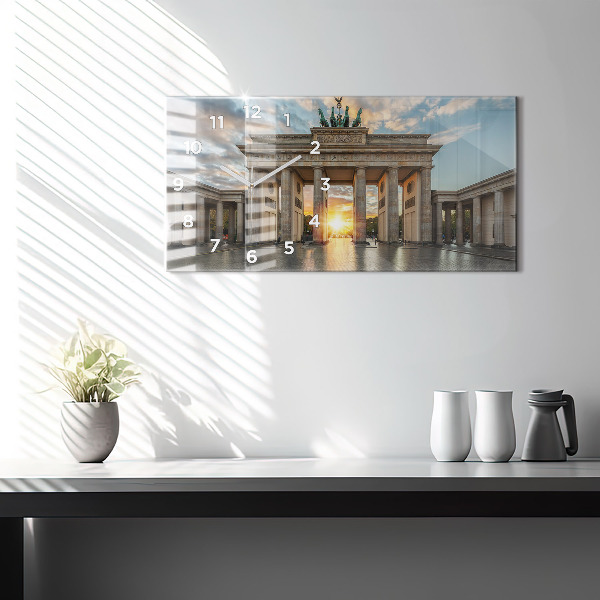 Horizontální hodiny na skle Braniborská brána v Berlíně