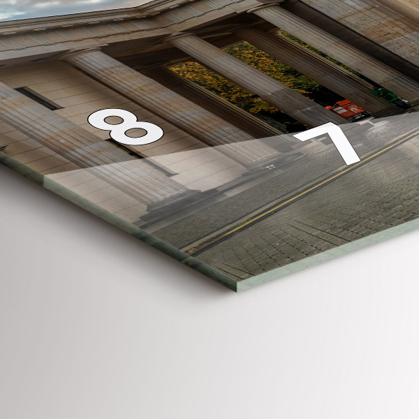 Horizontální hodiny na skle Braniborská brána v Berlíně