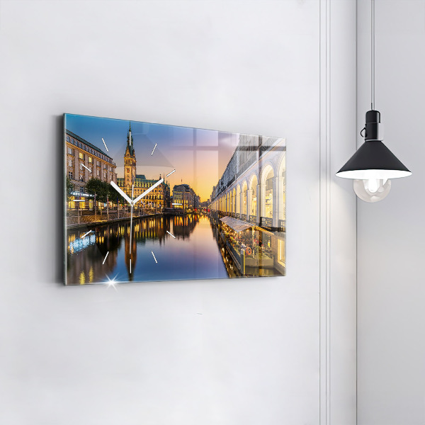 Horizontální hodiny na skle Hamburská radnice