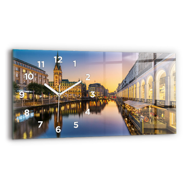 Horizontální hodiny na skle Hamburská radnice