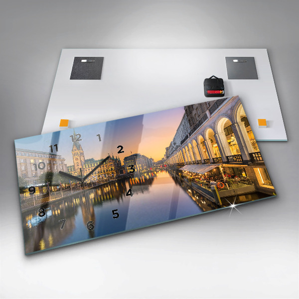 Horizontální hodiny na skle Hamburská radnice