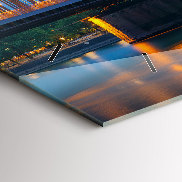 Horizontální hodiny na skle Pohled na radnici